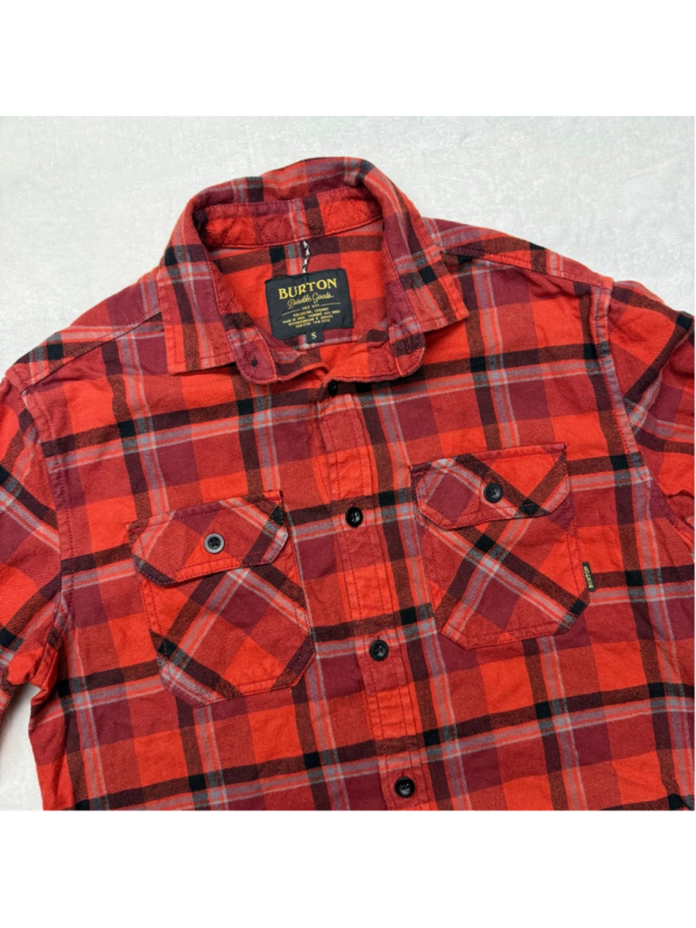 Men's Burton Red & Black Plaid Flannel Casual Button Down Shirt Small